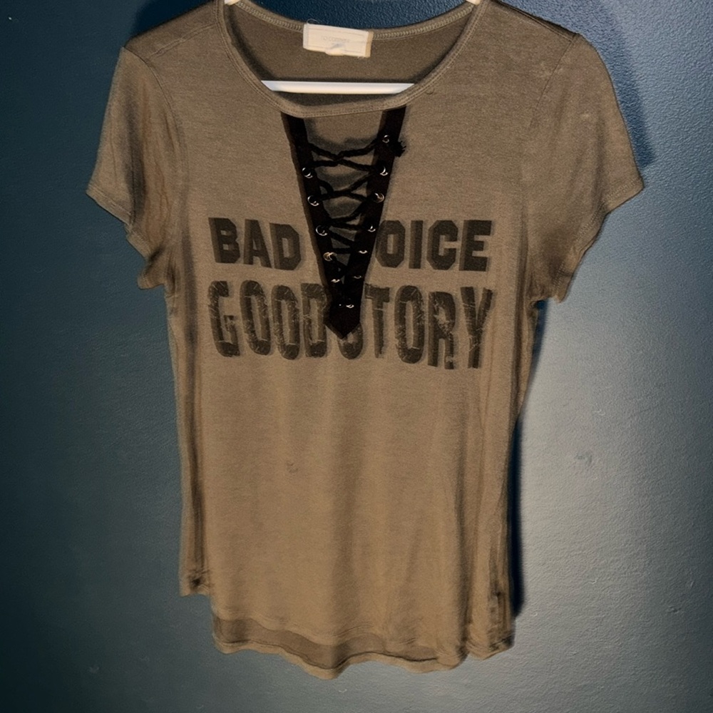 No Comment Women’s Tee “ Bad Choice Good Story” Graphic Size Large